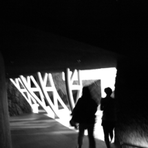 Comme l'arc aboli d'un ancien rituel